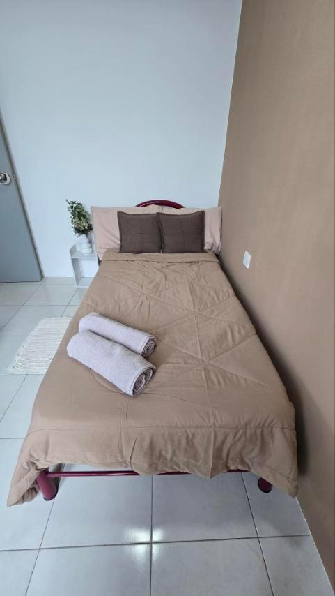 Ike Village Homestay Near With Uitm Kota Samarahan Bagian luar foto